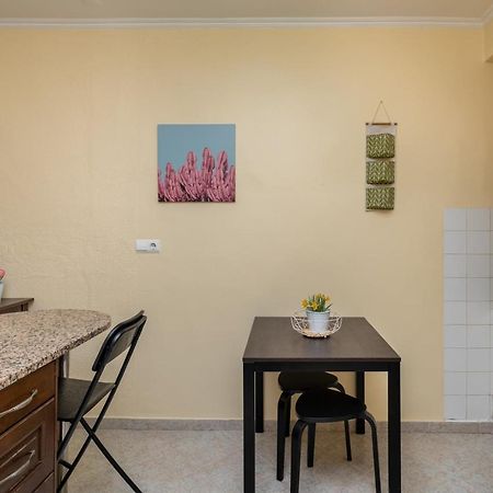 Cozy One Bedroom Apt In Historic Location - Carmo Lisboa Exterior foto